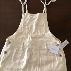 American Eagle Cream Carpenter Style Overalls XS NWT